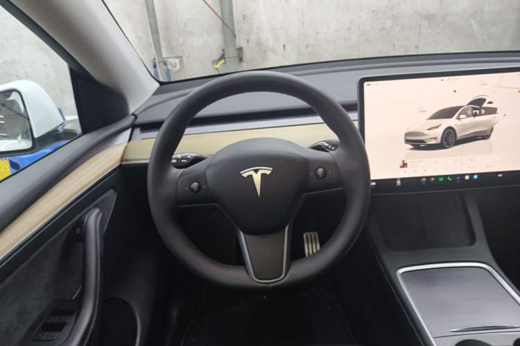 Used Tesla Model Y 2022 Performance High-Performance All-Wheel-Drive Version Steering Wheel