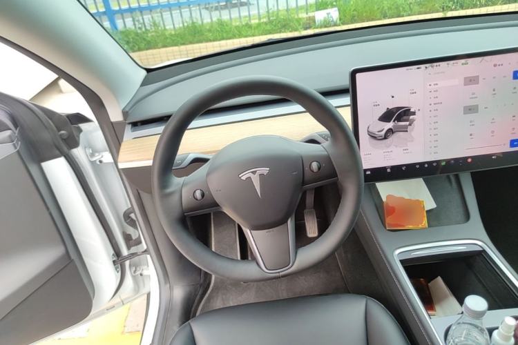 Used Tesla Model Y 2022 Revised Version Long-Range All-Wheel Drive Steering Wheel
