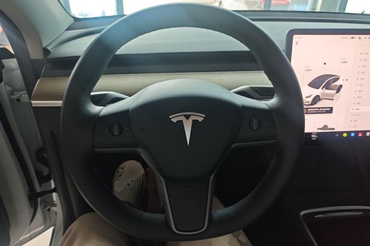 Used Tesla Model Y 2022 Rear-Wheel-Drive Version Steering Wheel