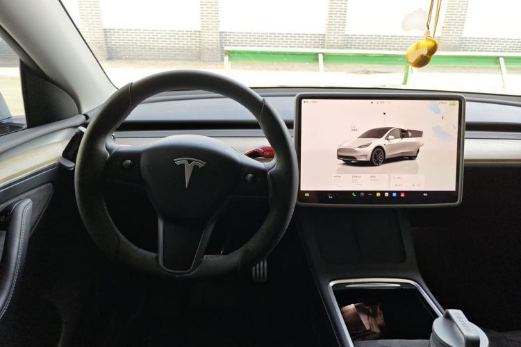 Used Tesla Model Y 2022 Performance High-Performance All-Wheel-Drive Version Steering Wheel