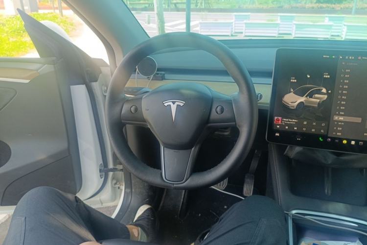 Used Tesla Model Y 2022 Revised Version Long-Range All-Wheel Drive Steering Wheel