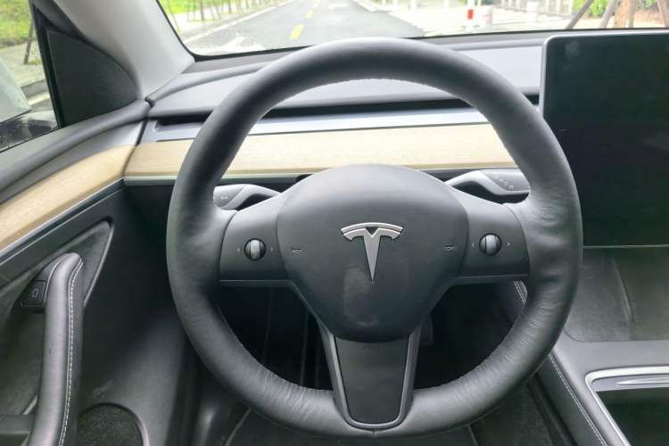 Used Tesla Model Y 2022 Revised Version Rear-Wheel Drive Steering Wheel