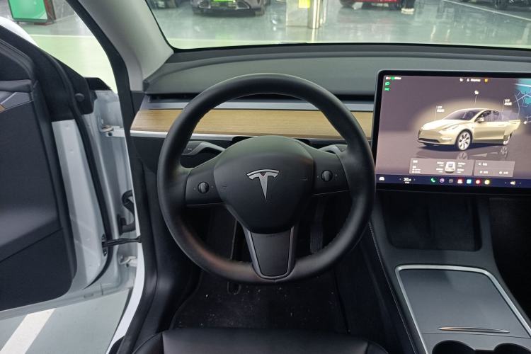 Used Tesla Model Y 2022 Rear-Wheel-Drive Version Steering Wheel