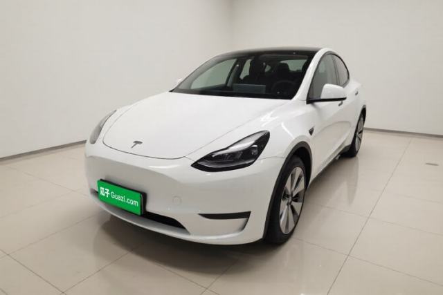 Ojetý Tesla Model Y 2022 Rear-Wheel-Drive Version