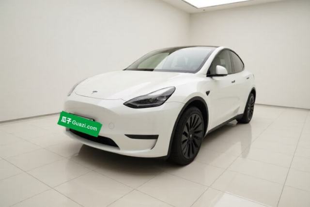 Ojetý Tesla Model Y 2022 Rear-Wheel-Drive Version