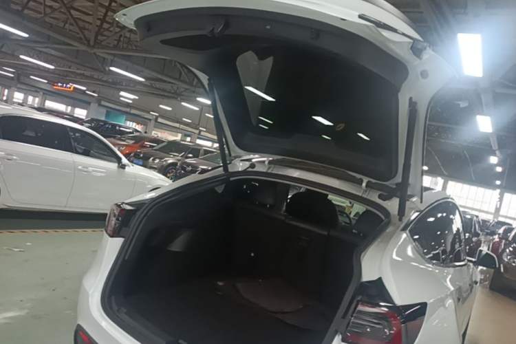 Used Tesla Model Y 2022 Performance High-Performance All-Wheel-Drive Version Trunk