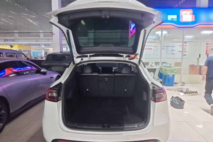 Used Tesla Model Y 2022 Rear-Wheel-Drive Version Trunk