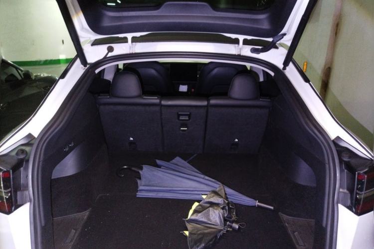 Used Tesla Model Y 2022 Rear-Wheel-Drive Version Trunk
