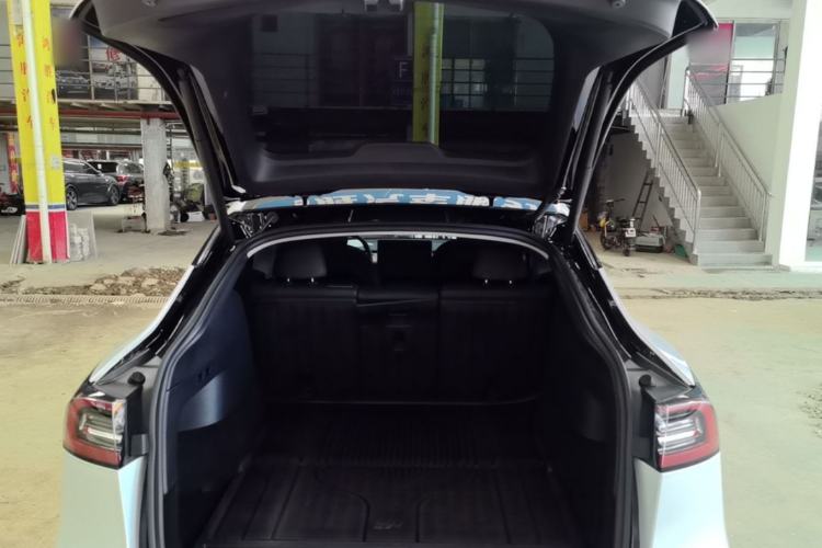 Used Tesla Model Y 2022 Rear-Wheel-Drive Version Trunk
