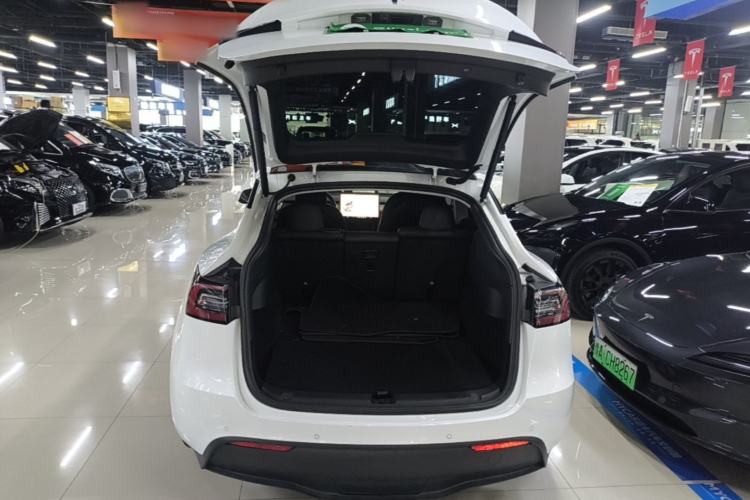 Used Tesla Model Y 2022 Rear-Wheel-Drive Version Trunk