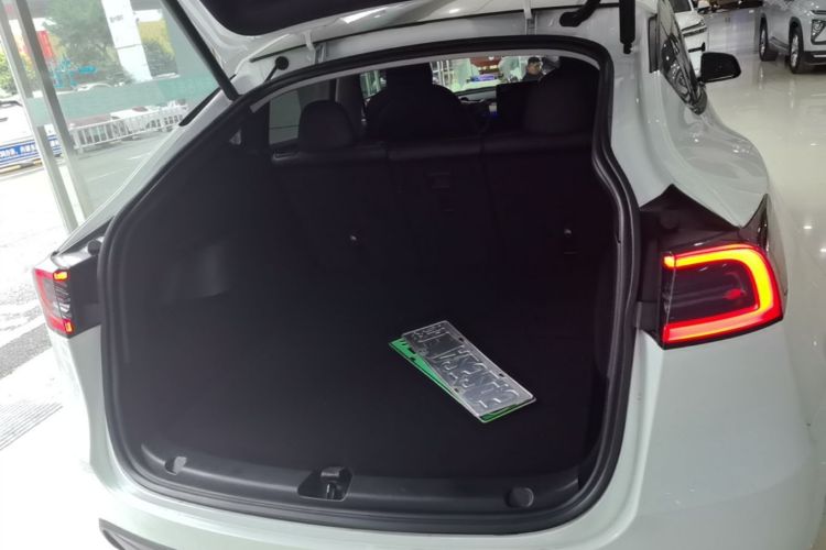 Used Tesla Model Y 2022 Performance High-Performance All-Wheel-Drive Version Trunk