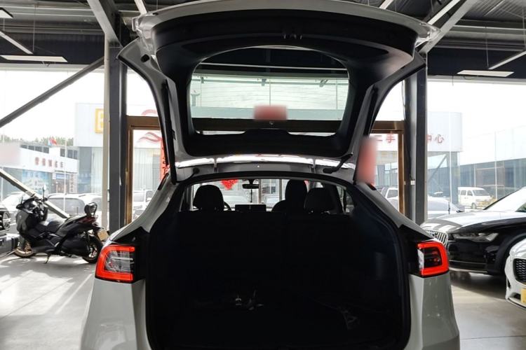 Used Tesla Model Y 2022 Rear-Wheel-Drive Version Trunk