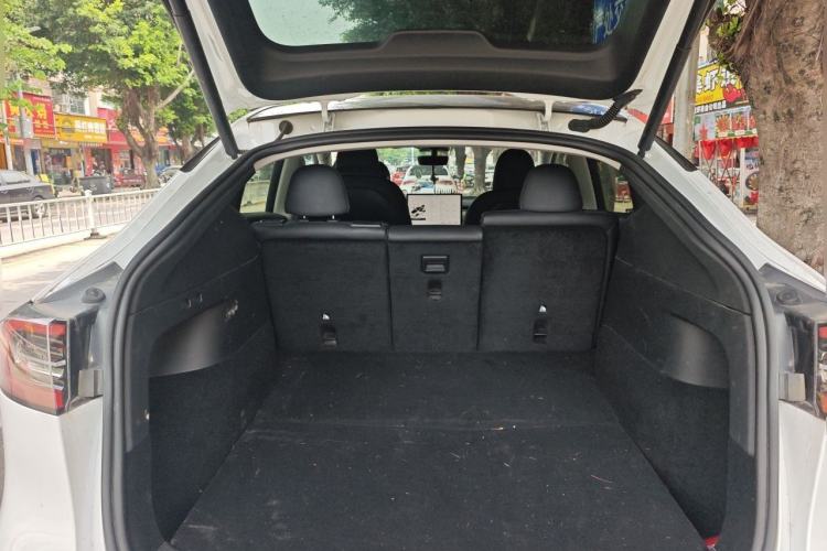 Used Tesla Model Y 2022 Rear-Wheel-Drive Version Trunk