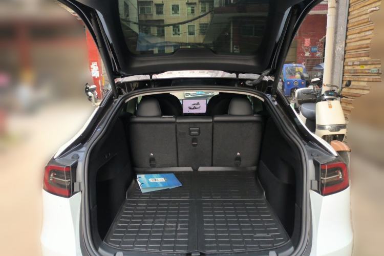 Used Tesla Model Y 2022 Rear-Wheel-Drive Version Trunk