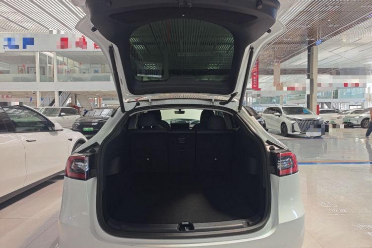 Used Tesla Model Y 2022 Rear-Wheel-Drive Version Trunk