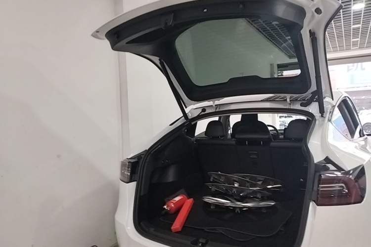 Used Tesla Model Y 2022 Rear-Wheel-Drive Version Trunk