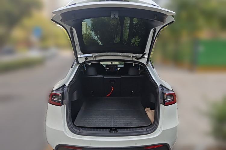 Used Tesla Model Y 2022 Rear-Wheel-Drive Version Trunk