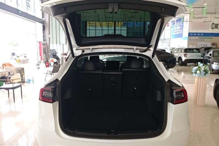 Used Tesla Model Y 2022 Rear-Wheel-Drive Version Trunk