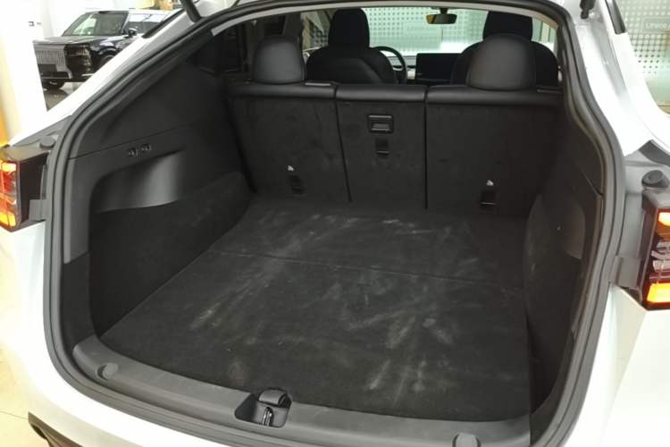 Used Tesla Model Y 2022 Rear-Wheel-Drive Version Trunk