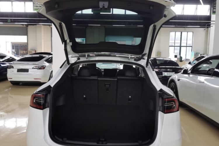 Used Tesla Model Y 2022 Performance High-Performance All-Wheel-Drive Version Trunk