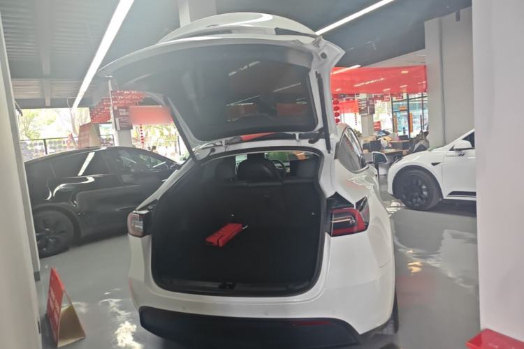 Used Tesla Model Y 2022 Rear-Wheel-Drive Version Trunk