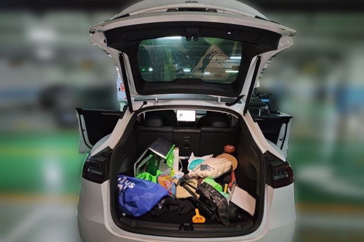 Used Tesla Model Y 2022 Rear-Wheel-Drive Version Trunk