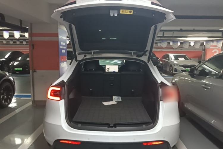 Used Tesla Model Y 2022 Rear-Wheel-Drive Version Trunk