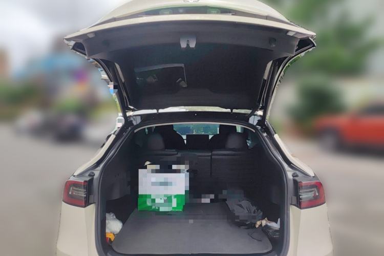 Used Tesla Model Y 2022 Rear-Wheel-Drive Version Trunk