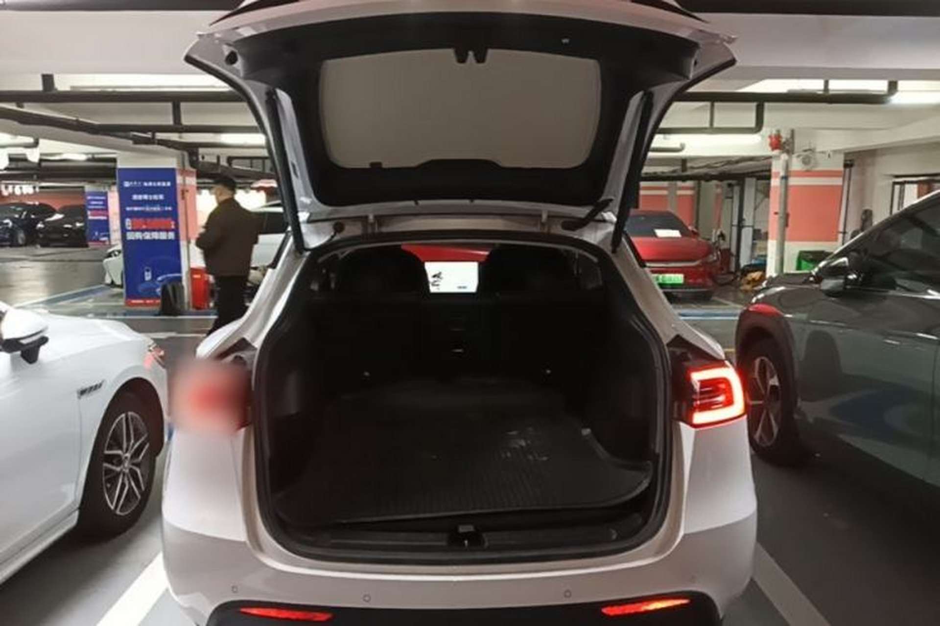Used Tesla Model Y 2022 Rear-Wheel-Drive Version Trunk