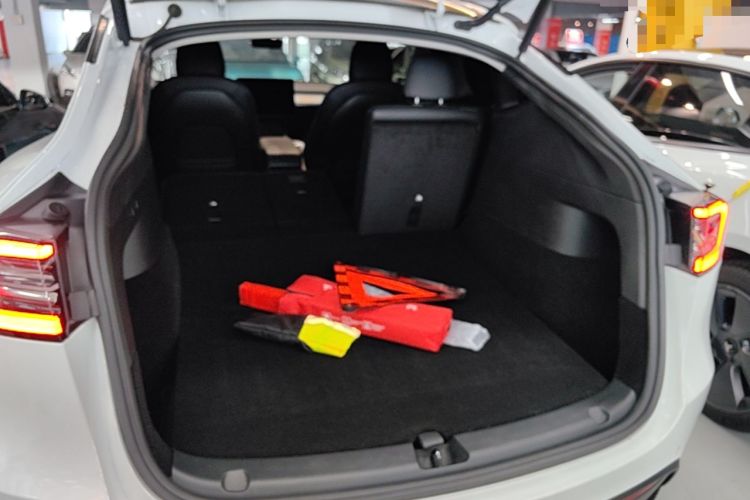 Used Tesla Model Y 2022 Rear-Wheel-Drive Version Trunk