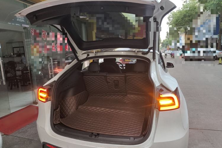 Used Tesla Model Y 2022 Rear-Wheel-Drive Version Trunk