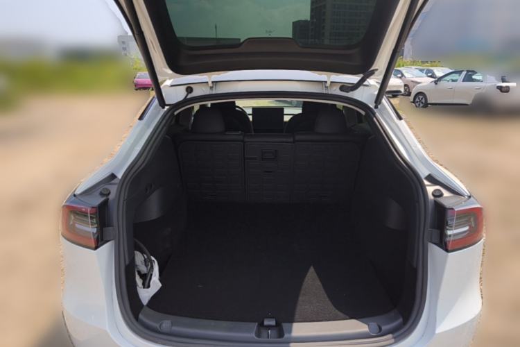 Used Tesla Model Y 2022 Rear-Wheel-Drive Version Trunk