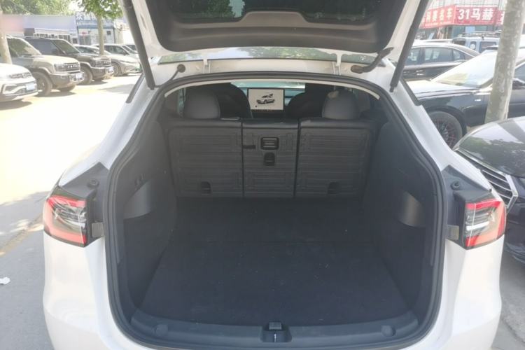 Used Tesla Model Y 2022 Rear-Wheel-Drive Version Trunk
