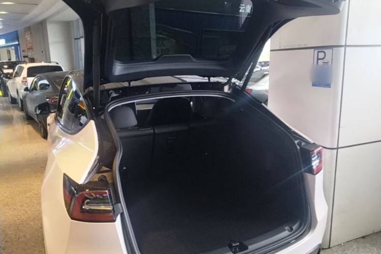 Used Tesla Model Y 2022 Performance High-Performance All-Wheel-Drive Version Trunk
