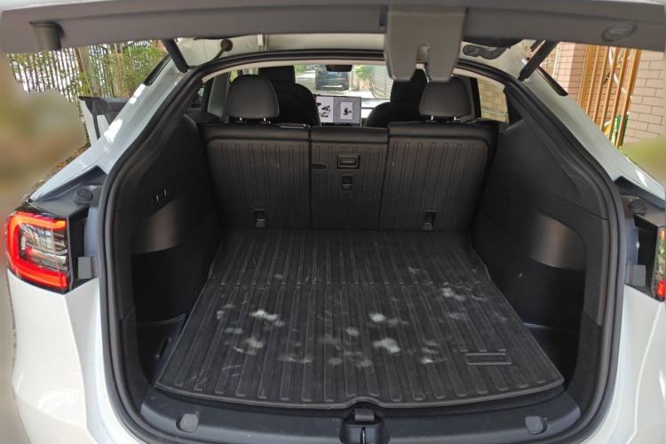 Used Tesla Model Y 2022 Rear-Wheel-Drive Version Trunk
