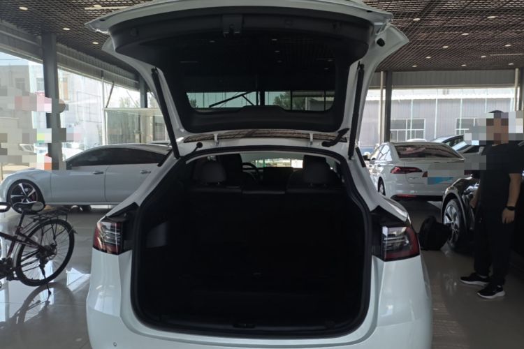 Used Tesla Model Y 2022 Rear-Wheel-Drive Version Trunk