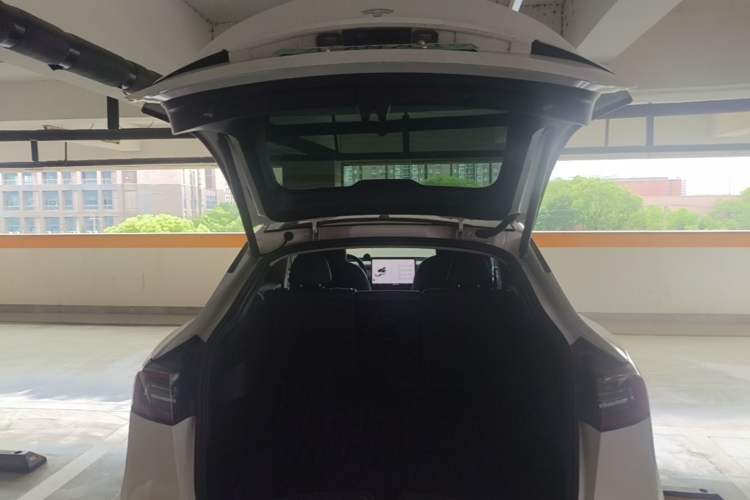 Used Tesla Model Y 2022 Rear-Wheel-Drive Version Trunk