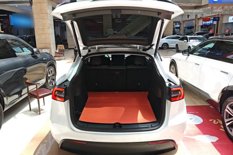 Used Tesla Model Y 2022 Rear-Wheel-Drive Version Trunk