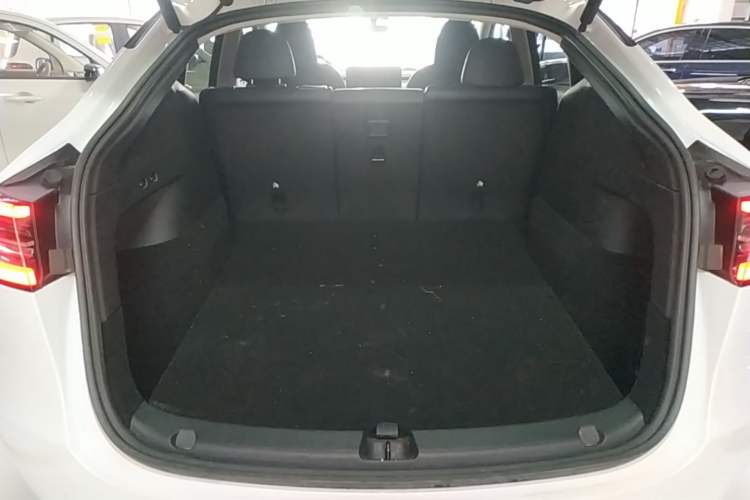 Used Tesla Model Y 2022 Rear-Wheel-Drive Version Trunk