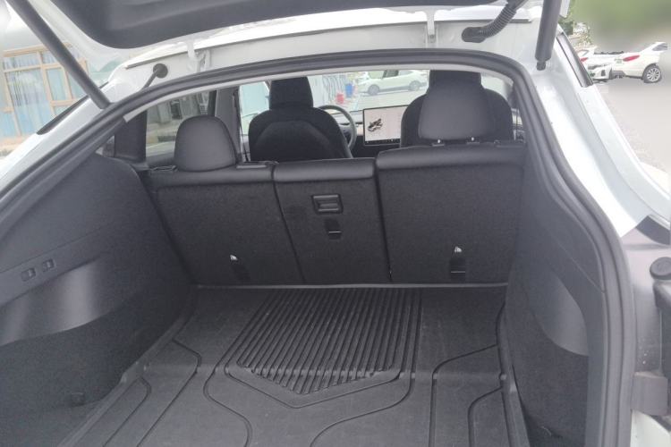 Used Tesla Model Y 2022 Rear-Wheel-Drive Version Trunk