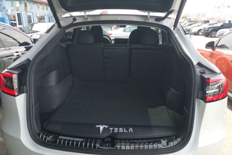Used Tesla Model Y 2022 Rear-Wheel-Drive Version Trunk