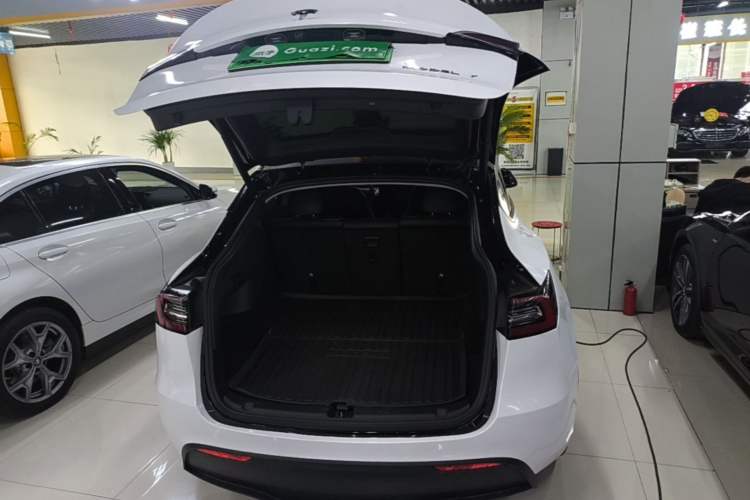 Used Tesla Model Y 2022 Rear-Wheel-Drive Version Trunk