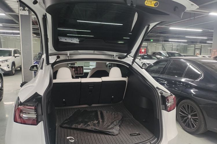 Used Tesla Model Y 2022 Performance High-Performance All-Wheel-Drive Version Trunk