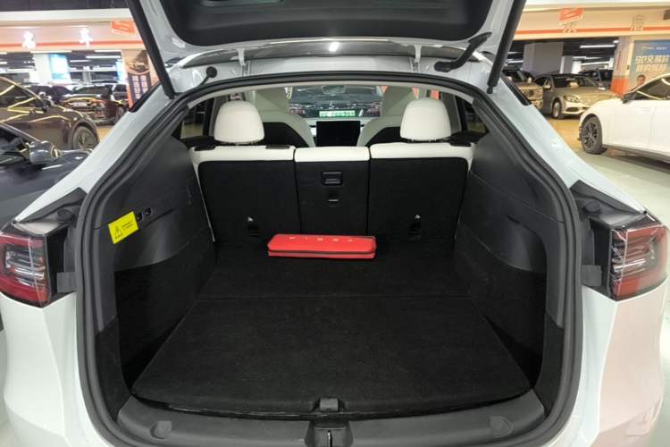 Used Tesla Model Y 2022 Performance High-Performance All-Wheel-Drive Version Trunk