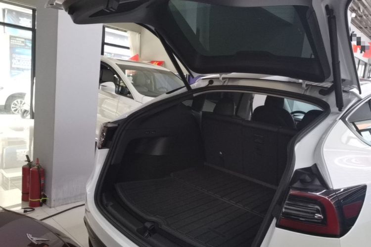Used Tesla Model Y 2022 Performance High-Performance All-Wheel-Drive Version Trunk