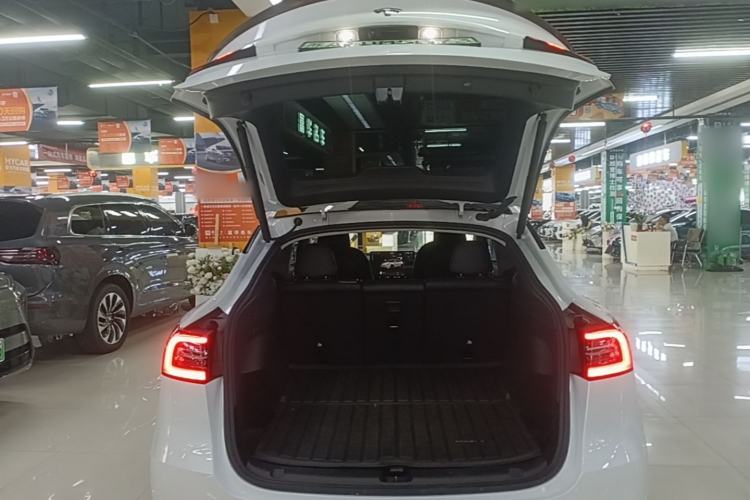 Used Tesla Model Y 2022 Performance High-Performance All-Wheel-Drive Version Trunk