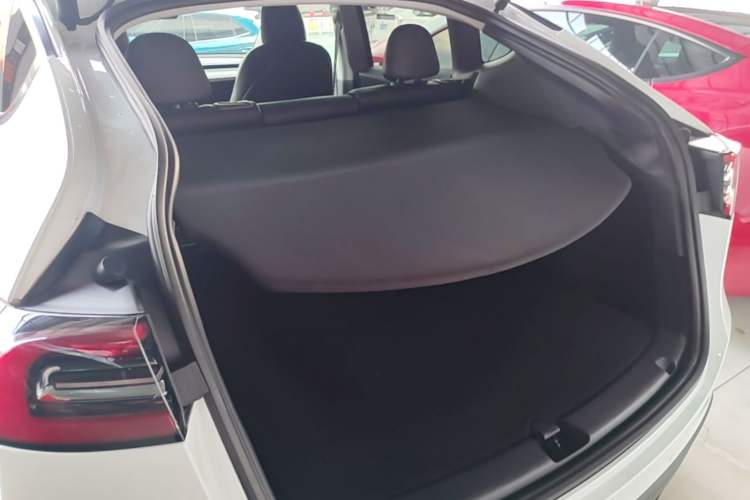 Used Tesla Model Y 2022 Rear-Wheel-Drive Version Trunk