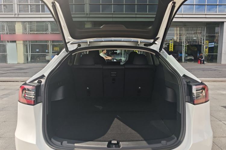 Used Tesla Model Y 2022 Performance High-Performance All-Wheel-Drive Version Trunk
