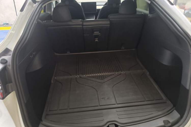 Used Tesla Model Y 2022 Performance High-Performance All-Wheel-Drive Version Trunk