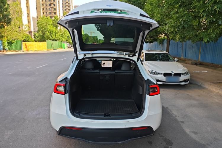 Used Tesla Model Y 2022 Rear-Wheel-Drive Version Trunk